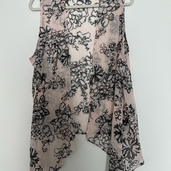 Sheer pink and black hi lo vest from Chicos - Picture 4 of 8